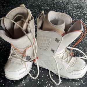 Thirty-Two Women’s Snowboard Boots (size 10 womens)